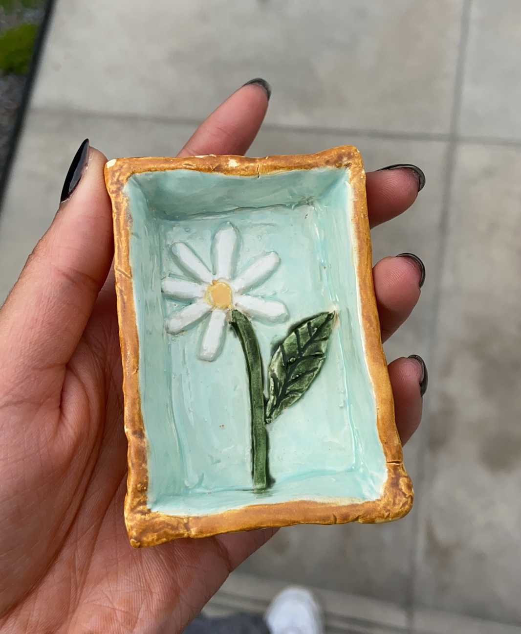 daisy dish.JPG